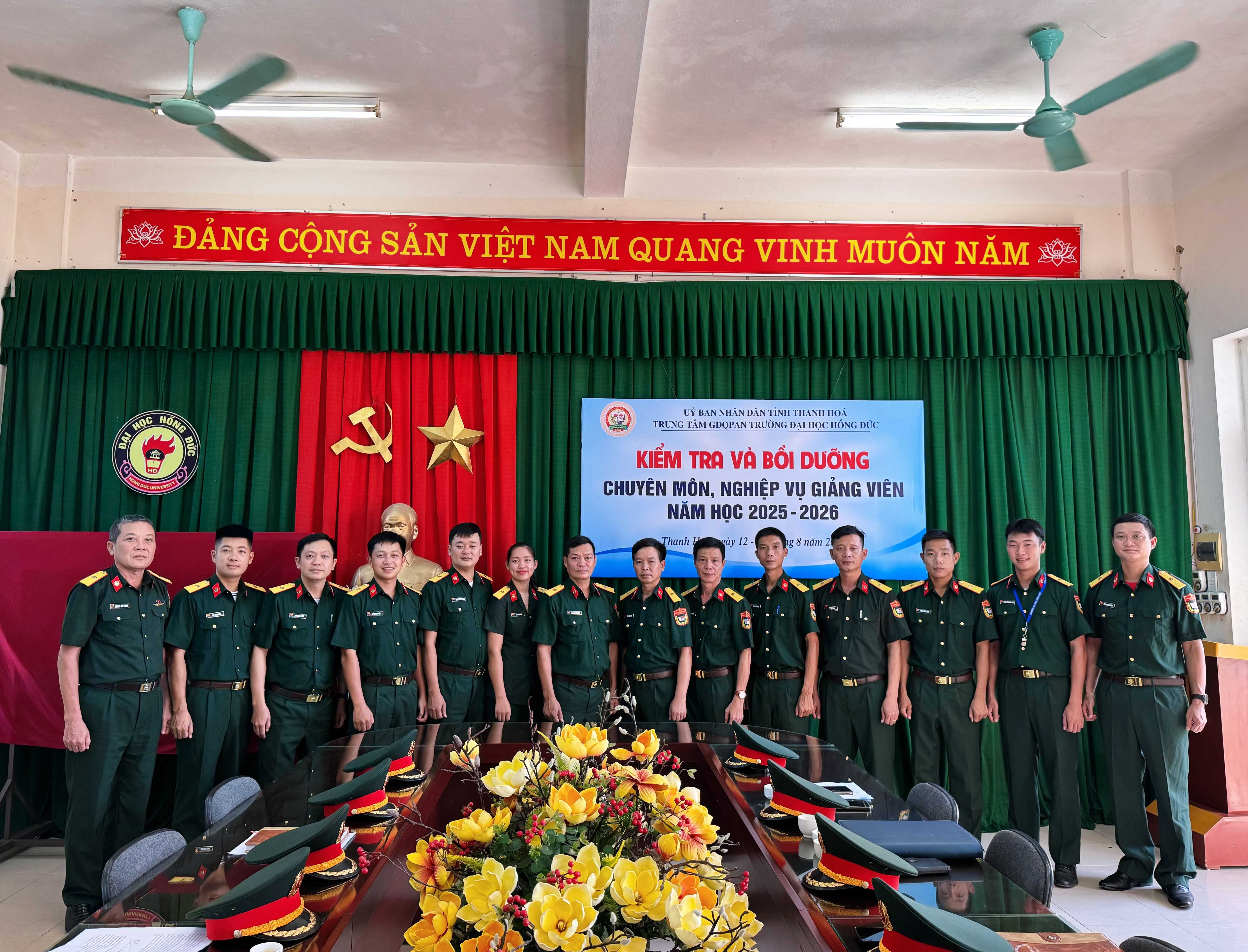 TRUNG TÂM GIÁO DỤC QUỐC PHÒNG VÀ AN NINH TRƯỜNG ĐẠI HỌC HỒNG ĐỨC KIỂM TRA VÀ BỒI DƯỠNG CHUYÊN MÔN CHO GIẢNG VIÊN NĂM HỌC 2025 - 2026